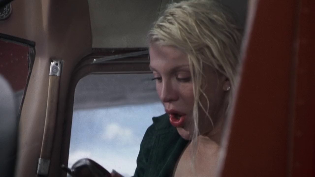 Trapped (2002) BDRip Hindi + Tam + Eng 720p x264 AVC AAC 2.0 ESub.mkv.0004